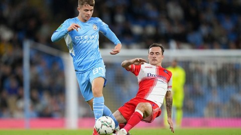 蓝月亮的逆转狂想曲：马赫雷斯独中两元，曼城六比一轻取韦康比