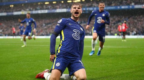 斯坦福桥逆转夜：蓝军十分钟连击，切尔西3-1力擒十人圣徒