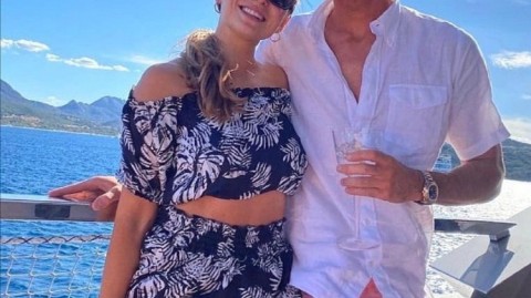 莱万多夫斯基与爱妻的甜蜜假期，尽享人生得意时