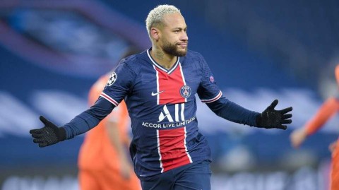 巴黎夜空下的闪耀星辰 内马尔加冕欧冠历史第一人