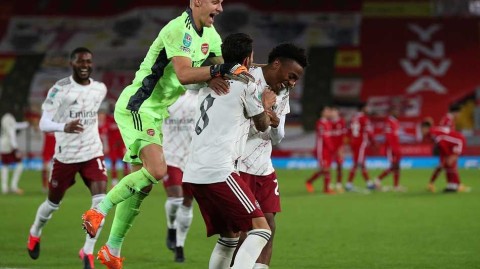 安菲尔德心跳回忆：利物浦点球惜败阿森纳，莱诺神扑定乾坤