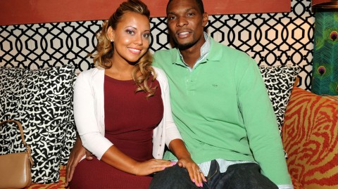 从球场硬汉到时尚型男，波什携爱妻闪耀纽约时装周