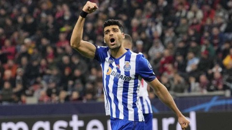 欧冠之夜药厂主场饮恨波尔图客场奏凯