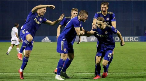 欧冠赛场风云：萨格勒布迪纳摩主场击退奥莫尼亚占得先机