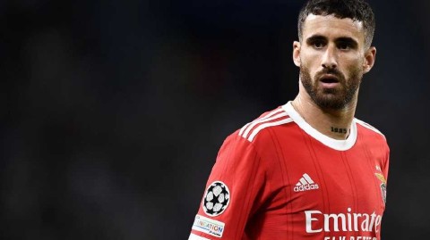 拉法席尔瓦告别国家队绿茵岁月定格荣耀瞬间