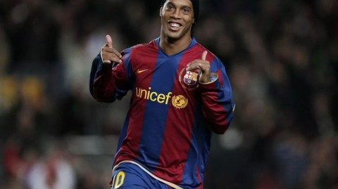 罗纳尔迪尼奥：足球世界的永恒精灵