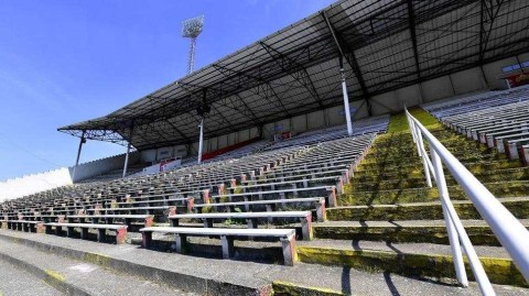 疫情下的孤寂守望：皇家安特卫普与空荡的博苏尔球场