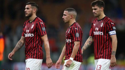 米兰主场惨败佛罗伦萨 遭遇联赛三连败