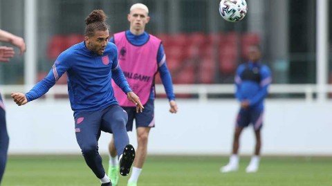 快乐男孩温布利起舞 英格兰备战德国战车斯特林“放飞自我”