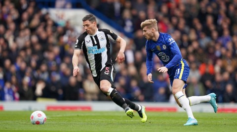 蓝军绝杀喜鹊迎五连胜 哈弗茨灵光一现定乾坤