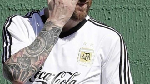 梅西的释然一笑：阿根廷生死战前的压力与希望