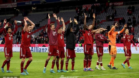 拜仁鏖战力克莱比锡 莱万穆勒联手献关键进球