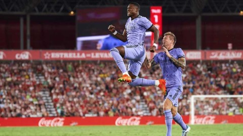 白衣军团逆转升班马 西甲新赛季首战告捷