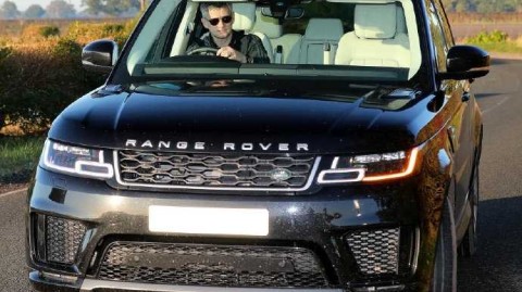 曼联集训变豪车盛宴 索尔斯克亚座驾尽显硬核本色