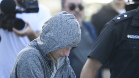 英吉利海峡的悲歌：阿根廷球员萨拉魂归故里，故乡球场泣别永恒之子