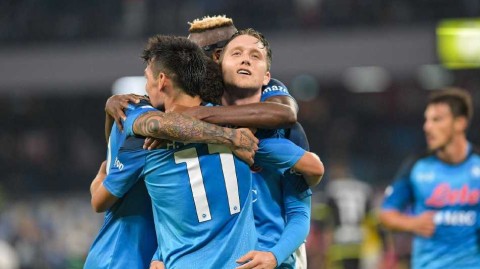 意甲十连胜霸业那不勒斯轻取恩波利续写辉煌