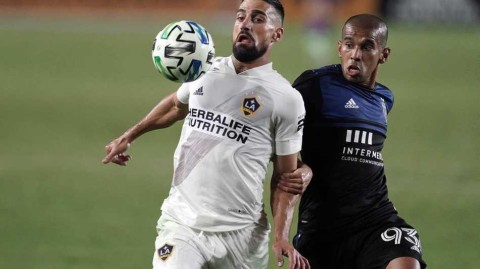 洛杉矶银河主场惨败圣何塞地震，比赛瞬间回顾