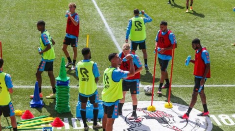 夏日鏖战前夕 探营鹿特丹豪门的备战脉搏