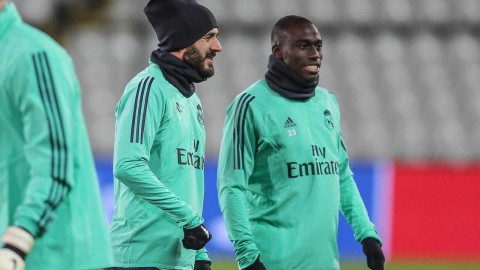 欧冠决战前夜：皇家马德里的银河战舰在寒风中最后一次起航