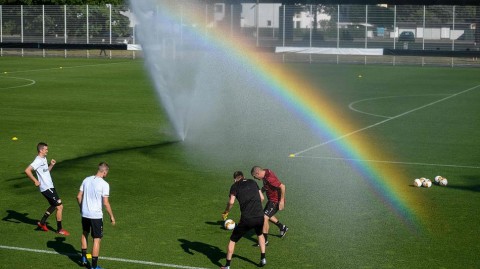 药厂蓄势待发！勒沃库森欧联杯决战前最后一练