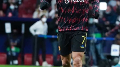 C罗与朗尼克矛盾公开化 曼联更衣室动荡再起波澜