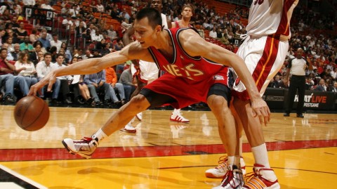 回溯巅峰：易建联暴力美学在NBA的闪光时刻