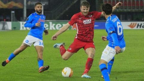 欧联杯风云：阿尔克马尔顽强战平那不勒斯，奥斯皮纳点球救主