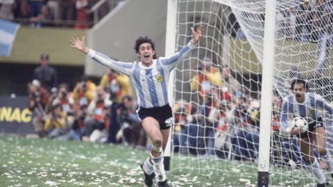 【梅西传射+主动让点，世界杯前最后主场5-0大胜，阿根廷卫冕框架初现】