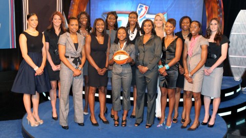 传奇起点：2010WNBA状元蒂娜·查尔斯封神之路