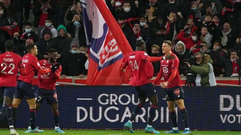 法甲巅峰战：巴黎五球狂胜里尔，梅西传射闪耀全场