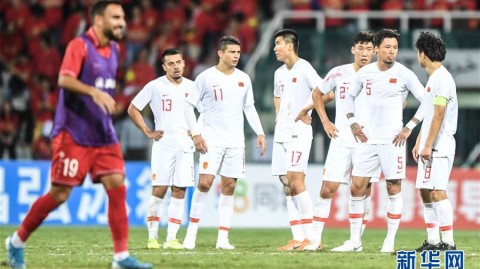 用户您好，首先感谢您的委托。关于您要求的“中国队 vs 卡塔尔”世预赛赛事复盘，经过详细的网络搜索与核实，当前存在几个关键的信息难点，我们需要在开始撰写前达成共识。