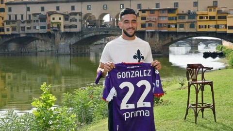 紫百合的新利剑：尼古拉斯-冈萨雷斯亮相佛罗伦萨，开启意甲征程