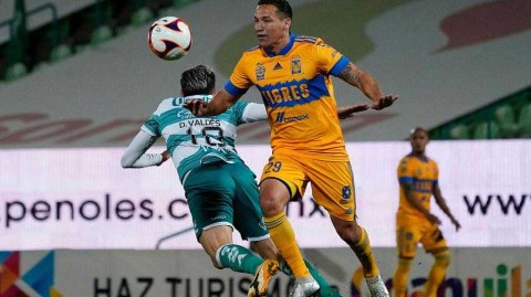 墨超经典战报：桑托斯拉古纳主场击退老虎，门神阿塞维多封神