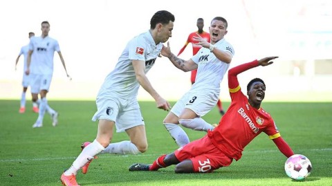 奥格斯堡顽强战平勒沃库森，补时绝平见证戏剧一夜