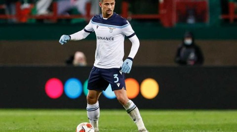 欧联杯激战莫斯科：拉齐奥客场三球完胜火车头