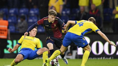 欧协联资格赛绿茵对决：布隆德比与什切青追击的北欧夏夜激战