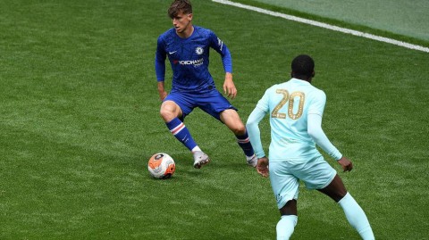 蓝军狂胜夜：切尔西热身赛七球横扫女王公园，奇克与吉尔摩闪耀斯坦福桥