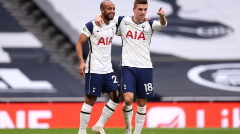 英超惊魂夜：热刺憾平纽卡，孙兴慜两中门框，VAR补时点球引争议