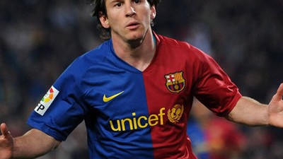 梅西年薪8000万美元续写不老传说！霍约斯时代首胜背后：迈阿密国际客场2-0轻取盐湖城，8轮不败距榜首仅差1分