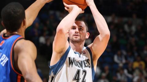 季后赛天王山混战：巨星时刻与冷门预警