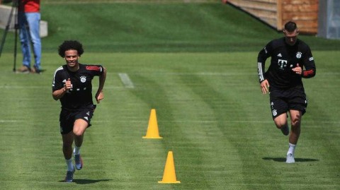 绿茵场的欧冠前夜：拜仁慕尼黑的备战时光