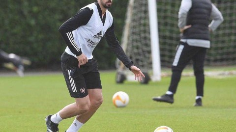 欧联杯生死战前枪手磨刀霍霍 镜头捕捉酋长球场最后一练