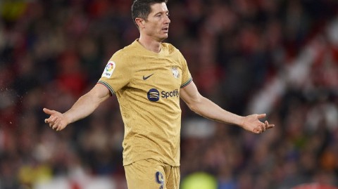 西甲惊天冷门！图雷一锤定音终结巴萨不败势头，莱万无奈哑火