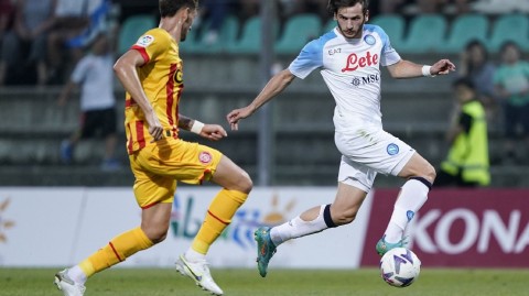 蓝色战车热身赛大捷 新星闪耀点燃新赛季希望