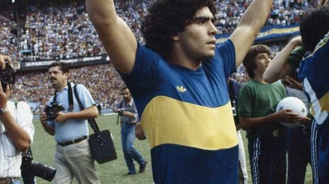 博卡青年的蓝色十年：少年球王的神话起点