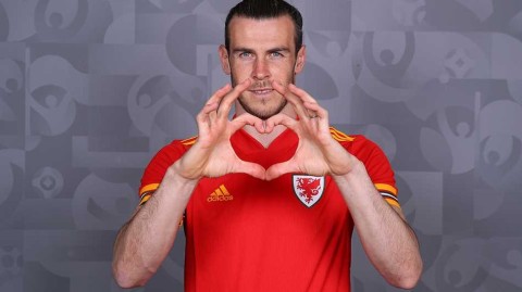 红龙蓄势待发：威尔士国家队欧洲杯官方写真定格备战时刻