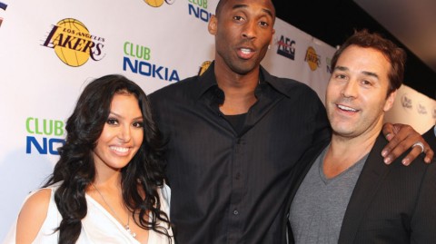 时光回溯：2009年湖人冠军庆典，科比与瓦妮莎恩爱瞬间全记录