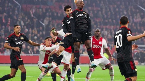 欧联杯鏖战约翰·克鲁伊夫竞技场 阿贾克斯与柏林联合激战成和