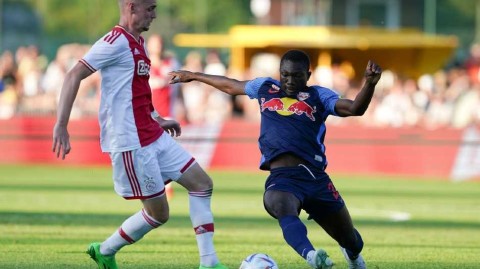 红牛与阿贾克斯的盛夏交锋：友谊赛中的激情对攻