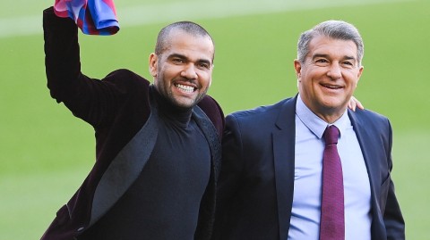 落叶归根，阿尔维斯深情回归诺坎普：“这里是我职业生涯的最后一站”